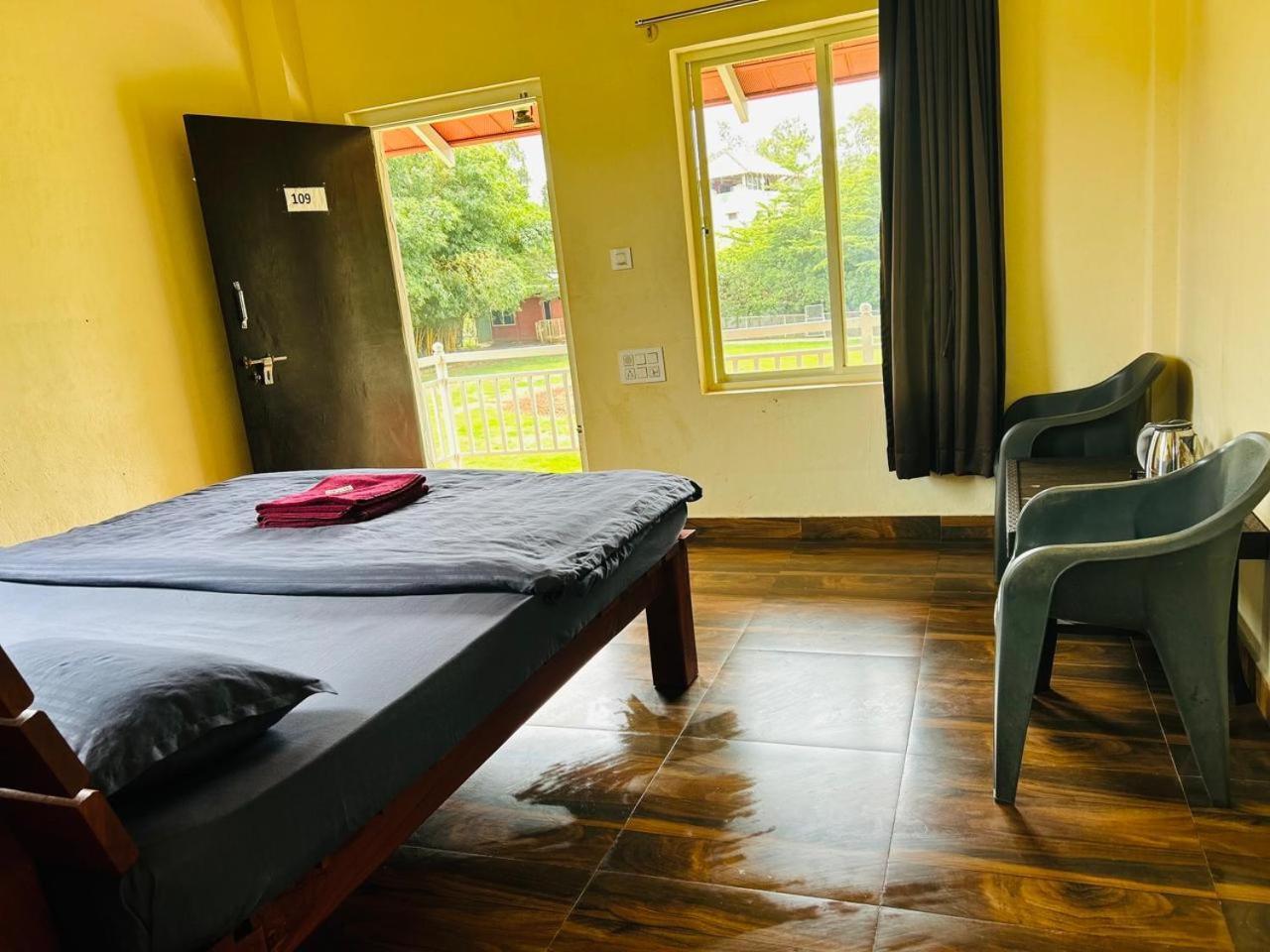A Pousada Trippr Chikkamagaluru Chikmagalūr Exterior foto