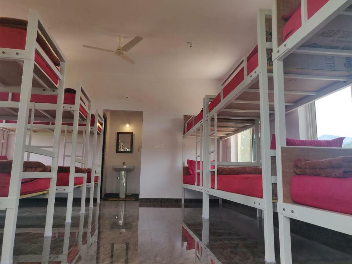A Pousada Trippr Chikkamagaluru Chikmagalūr Exterior foto